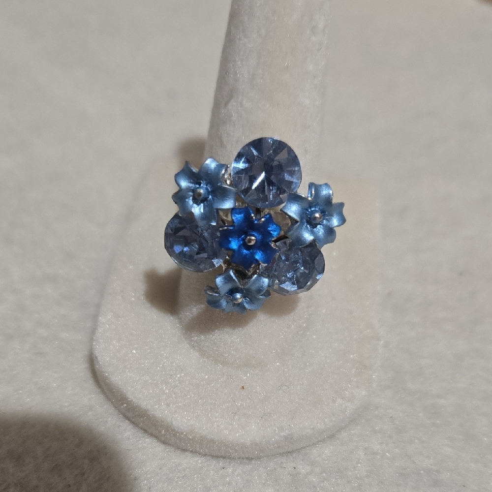 Cookie Lee Blue Gem Floral Ring